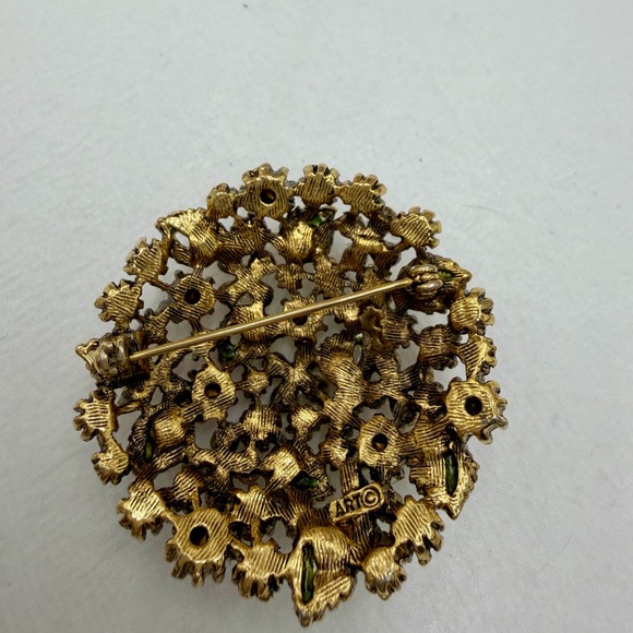 Vintage ART signed Tuzzy Muzzy Brooch - Picture 3 of 3